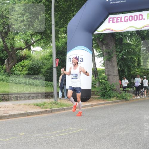 29.06.2025 - hella hamburg halbmarathon KatJ http://msf.ph/oto/8345660 29.06.2025 10:19:58 Zwischen KM18-KM19 2689, 8190, 8318 meine-sportfotos.de