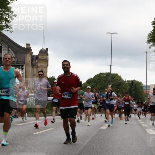 29.06.2025 - hella hamburg halbmarathon Yannick Fuchs http://msf.ph/oto/8345665 29.06.2025 10:52:25 20KM 1319, 1833, 2159, 2250, 2619, 2711, 2996, 3251, 4550, 4708, 4767, 5675, 6138, 6147, 6592, 7082, 7659, 7856, 8089, 9230, 9553, 9555, 10020, 10268, 10319, 10518, 10703, 11394, 11605, 11808, 11846, 12378, 12495, 12734, 12735, 12879, 13287, 13512, 13654, 13694, 14355, 14673, 15197, 15434, 15527, 16189, 17531, 17665, 17814, 17839, 17967, 18682, 18727, 18985 meine-sportfotos.de