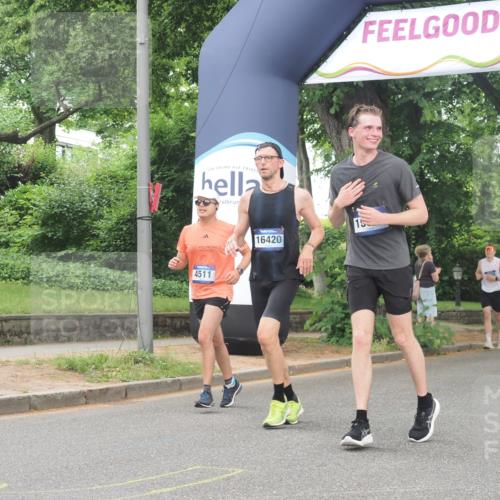 29.06.2025 - hella hamburg halbmarathon KatJ http://msf.ph/oto/8345701 29.06.2025 10:49:32 Zwischen KM18-KM19 1184, 2661, 4511, 5058, 6142, 7869 meine-sportfotos.de