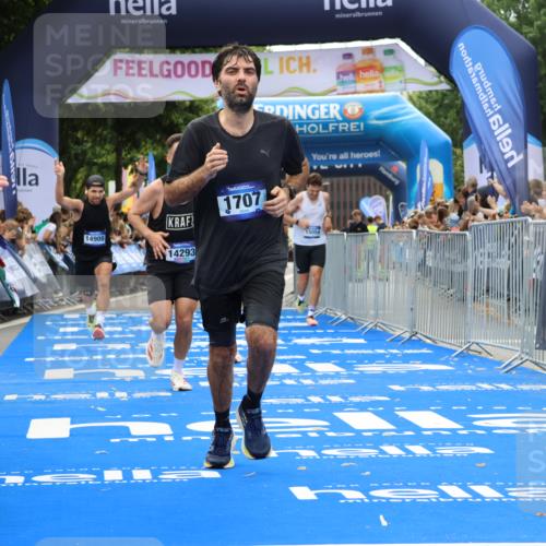 29.06.2025 - hella hamburg halbmarathon Strokosch-Dieckow http://msf.ph/oto/8345731 29.06.2025 10:32:34 Ziel 1707, 1990, 11745, 11877, 12987, 13199, 13961, 14293, 14908, 16619, 17117, 18135, 18562, 18563 meine-sportfotos.de