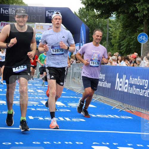29.06.2025 - hella hamburg halbmarathon Strokosch-Dieckow http://msf.ph/oto/8345742 29.06.2025 10:53:15 Ziel 1683, 1727, 2074, 2111, 2354, 4065, 7312, 7383, 8273, 8361, 8651, 9142, 11844, 12490, 12875, 15179, 15681, 15838, 16929, 16986, 18134, 18901 meine-sportfotos.de
