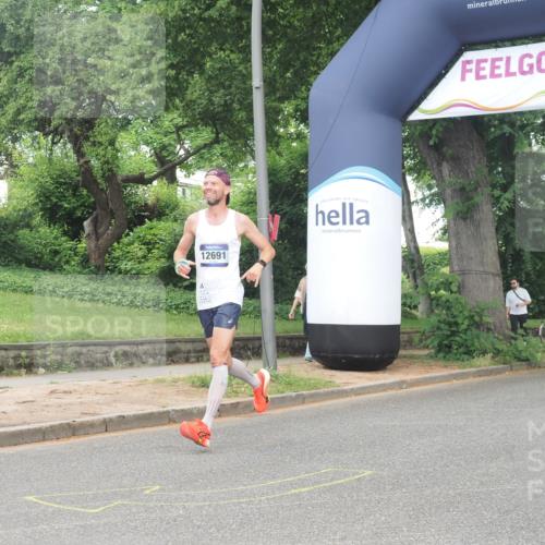 29.06.2025 - hella hamburg halbmarathon KatJ http://msf.ph/oto/8345776 29.06.2025 10:19:59 Zwischen KM18-KM19 2689, 8318 meine-sportfotos.de