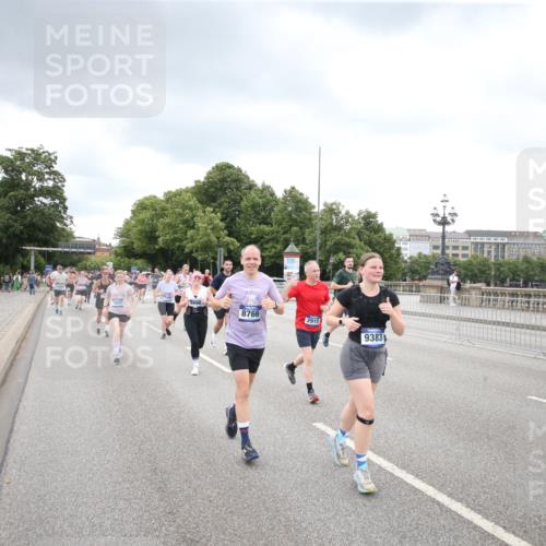 29.06.2025 - hella hamburg halbmarathon Jannik Wohlers http://msf.ph/oto/8345779 29.06.2025 10:56:02 Lombardsbrücke 1047, 1113, 2143, 2307, 2915, 3257, 3438, 3520, 3675, 3676, 3953, 3987, 4083, 4773, 5237, 5438, 5693, 5757, 6690, 7090, 7307, 7711, 8108, 8517, 8606, 8766, 9383, 9948, 9953, 10555, 10569, 10740, 10784, 10932, 11298, 11628, 12221, 12295, 12296, 12543, 13096, 13965, 14613, 15443, 15747, 16034, 16655, 16934, 17084, 17092, 17398, 17494, 17649, 17673, 17797, 18047, 18197, 18247, 18798 meine-sportfotos.de