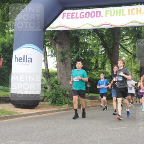 29.06.2025 - hella hamburg halbmarathon KatJ http://msf.ph/oto/8345792 29.06.2025 10:49:33 Zwischen KM18-KM19 1184, 2661, 4511, 6142, 7869 meine-sportfotos.de