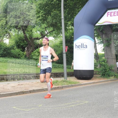 29.06.2025 - hella hamburg halbmarathon KatJ http://msf.ph/oto/8345809 29.06.2025 10:19:59 Zwischen KM18-KM19 2689, 8318 meine-sportfotos.de