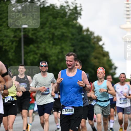 29.06.2025 - hella hamburg halbmarathon Dr. Thomas Lammeyer http://msf.ph/oto/8345821 29.06.2025 09:56:06 Kennedybrücke 1057, 1139, 1169, 1220, 1415, 1512, 1604, 2233, 3305, 4080, 4871, 4915, 5007, 5011, 5336, 6373, 6711, 7067, 7185, 7191, 7432, 7451, 7710, 7865, 7961, 8467, 8852, 9444, 10099, 10251, 10493, 10691, 10741 meine-sportfotos.de