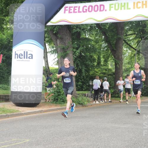 29.06.2025 - hella hamburg halbmarathon KatJ http://msf.ph/oto/8345864 29.06.2025 10:20:01 Zwischen KM18-KM19 2689, 3379, 8323 meine-sportfotos.de