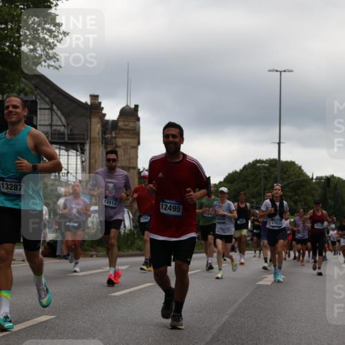29.06.2025 - hella hamburg halbmarathon Yannick Fuchs http://msf.ph/oto/8345882 29.06.2025 10:52:25 20KM 1319, 1833, 2159, 2250, 2619, 2711, 2996, 3251, 4550, 4708, 4767, 5675, 6138, 6147, 6592, 7082, 7659, 7856, 8089, 9230, 9553, 9555, 10020, 10268, 10319, 10518, 10703, 11394, 11605, 11808, 11846, 12378, 12495, 12734, 12735, 12879, 13287, 13512, 13654, 13694, 14355, 14673, 15197, 15434, 15527, 16189, 17531, 17665, 17814, 17839, 17967, 18682, 18727, 18985 meine-sportfotos.de