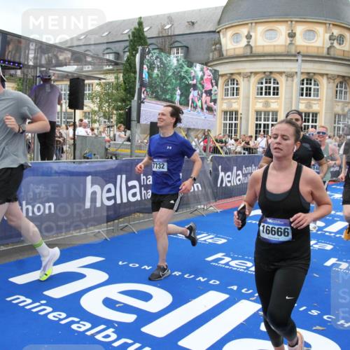 29.06.2025 - hella hamburg halbmarathon Michael Strokosch http://msf.ph/oto/8346037 29.06.2025 10:52:12 Ziel 1482, 2397, 2595, 5032, 5093, 5378, 6897, 7732, 9082, 12135, 12580, 13726, 14248, 14300, 15275, 15829, 16003, 16179, 16320, 16591, 16666, 17033, 17130, 18475, 18801 meine-sportfotos.de