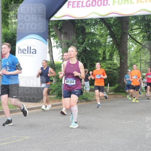 29.06.2025 - hella hamburg halbmarathon KatJ http://msf.ph/oto/8346054 29.06.2025 10:49:37 Zwischen KM18-KM19 1114, 1940, 4511, 4859, 7869 meine-sportfotos.de