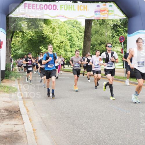 29.06.2025 - hella hamburg halbmarathon MichiJ http://msf.ph/oto/8346075 29.06.2025 10:40:36 Zwischen KM18-KM19 3999, 6877, 7232, 9032, 12490, 13033, 13803, 13865, 16357, 16780, 18487 meine-sportfotos.de