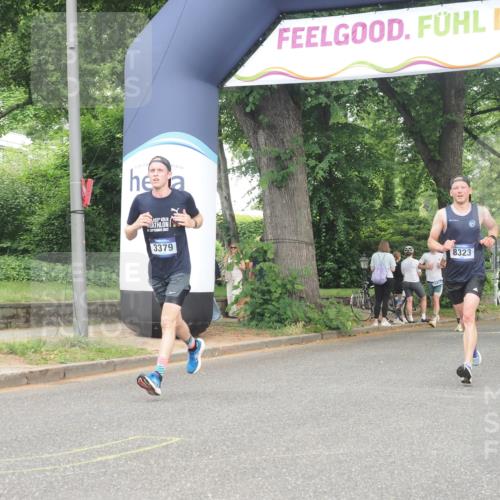 29.06.2025 - hella hamburg halbmarathon KatJ http://msf.ph/oto/8346078 29.06.2025 10:20:01 Zwischen KM18-KM19 2689, 3379, 8323 meine-sportfotos.de