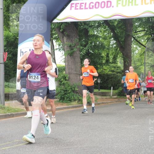 29.06.2025 - hella hamburg halbmarathon KatJ http://msf.ph/oto/8346080 29.06.2025 10:49:38 Zwischen KM18-KM19 1114, 1940, 4511, 4859, 7869 meine-sportfotos.de