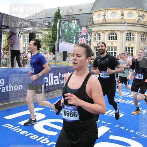 29.06.2025 - hella hamburg halbmarathon Michael Strokosch http://msf.ph/oto/8346086 29.06.2025 10:52:12 Ziel 1482, 2397, 2595, 5032, 5093, 5378, 6897, 7732, 9082, 12135, 12580, 13726, 14248, 14300, 15275, 15829, 16003, 16179, 16320, 16591, 16666, 17033, 17130, 18475, 18801 meine-sportfotos.de