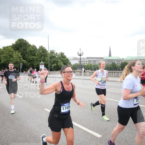 29.06.2025 - hella hamburg halbmarathon Jannik Wohlers http://msf.ph/oto/8346092 29.06.2025 10:56:06 Lombardsbrücke 1047, 1113, 2143, 2307, 2887, 2915, 2991, 3438, 3520, 3614, 3675, 3676, 3953, 3987, 4773, 5237, 5438, 5693, 5757, 6690, 7090, 7307, 7711, 8108, 8606, 8766, 8939, 8943, 9383, 9910, 9948, 9953, 10555, 10569, 10571, 10932, 10936, 11089, 11204, 11628, 12221, 12543, 13096, 13108, 13965, 14613, 14746, 15443, 15747, 16034, 16934, 17084, 17092, 17494, 17797, 18047, 18197, 18247, 18798 meine-sportfotos.de