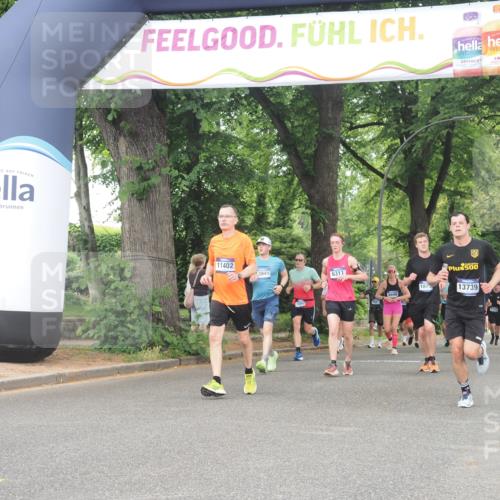29.06.2025 - hella hamburg halbmarathon KatJ http://msf.ph/oto/8346162 29.06.2025 10:49:39 Zwischen KM18-KM19 1114, 1940, 4859, 7869 meine-sportfotos.de