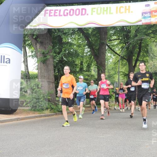 29.06.2025 - hella hamburg halbmarathon KatJ http://msf.ph/oto/8346174 29.06.2025 10:49:39 Zwischen KM18-KM19 1114, 1940, 4859, 7869 meine-sportfotos.de