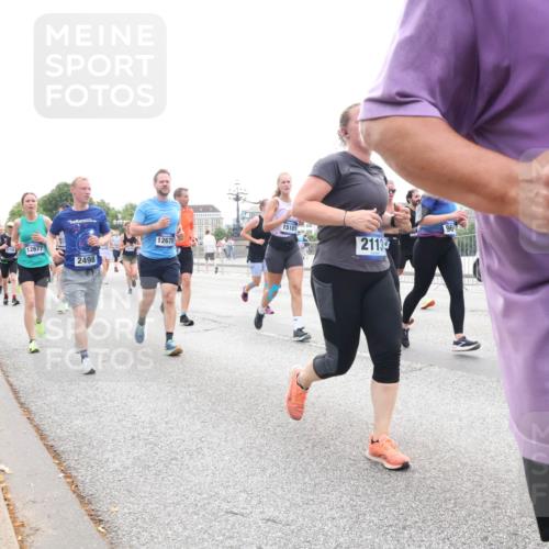 29.06.2025 - hella hamburg halbmarathon Lena Gebhardt http://msf.ph/oto/8346187 29.06.2025 10:38:29 Lombardsbrücke 12677, 87, 12675, 2498, 15101, 2113, 96, 1, 56, 1196, 1394, 1457, 1596, 1721, 1742, 1791, 1901, 1966, 2113, 2151, 2498, 2576, 2660, 2693, 2786, 3010, 3094, 3095, 3216, 3242, 3286, 3323, 3338, 3635, 3636, 3716, 3726, 3777, 3841, 4028, 4139, 4155, 4159, 4259, 4260, 4316, 4414, 4883, 4921, 5085, 5089, 5155, 5300, 5617, 5684, 5713, 5735, 5913, 6199, 6200, 6695, 6696, 6751, 6875, 6930, 7117, 7118, 7148, 7165, 7371, 7552, 7561, 7629, 7692, 7849, 7868, 7914 meine-sportfotos.de