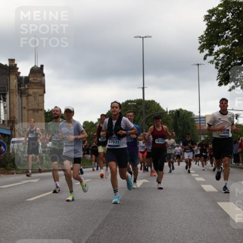 29.06.2025 - hella hamburg halbmarathon Yannick Fuchs http://msf.ph/oto/8346341 29.06.2025 10:52:27 20KM 1319, 1833, 2159, 2250, 2619, 2711, 2996, 3251, 4550, 4767, 5675, 6592, 7082, 7659, 7856, 8089, 9230, 9553, 9555, 9835, 10020, 10268, 10319, 10518, 10539, 10703, 11394, 11605, 11808, 11846, 12378, 12495, 12734, 12735, 12809, 12879, 13287, 13512, 13654, 13694, 14355, 14673, 15197, 15434, 15527, 16189, 17531, 17665, 17814, 17839, 17967, 18682, 18727, 18985, 19002, 19003 meine-sportfotos.de