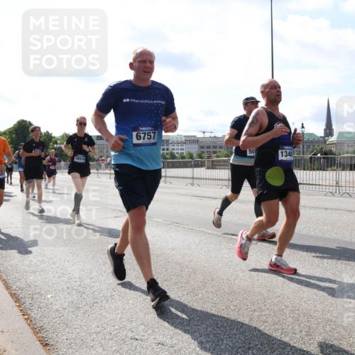 29.06.2025 - hella hamburg halbmarathon Lena Gebhardt http://msf.ph/oto/8346429 29.06.2025 10:00:54 Lombardsbrücke 18919, 1007, 6757, 50, 1340, 1130, 1544, 1568, 1583, 1611, 1681, 1726, 2236, 2354, 2363, 2426, 2474, 2490, 2936, 2982, 3042, 3059, 3141, 3400, 3625, 3740, 3794, 3983, 4238, 4419, 4579, 4616, 4708, 4767, 4945, 5033, 5418, 5643, 5870, 6138, 6147, 6443, 6487, 6531, 6714, 6757, 6835, 7658, 7757, 7759, 7761, 8255, 8326, 8478, 8632, 8923, 9124, 9553, 9555, 9577, 9932, 10074, 10188, 10271, 10599 meine-sportfotos.de
