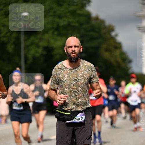 29.06.2025 - hella hamburg halbmarathon Dr. Thomas Lammeyer http://msf.ph/oto/8346430 29.06.2025 10:18:20 Kennedybrücke 1071, 1131, 1406, 1480, 2990, 3020, 3025, 3154, 3728, 3756, 3834, 3939, 5191, 5546, 5670, 6028, 6083, 6366, 6717, 7209, 7442, 7802, 7840, 7991, 8001, 8055, 8147, 8409, 9173, 9663, 9845, 10224, 10610, 10977, 11355 meine-sportfotos.de