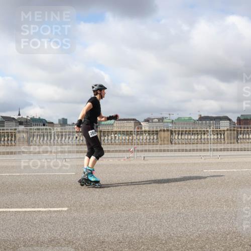 29.06.2025 - hella hamburg halbmarathon Lena Gebhardt http://msf.ph/oto/8346524 29.06.2025 09:09:09 Lombardsbrücke 268 meine-sportfotos.de