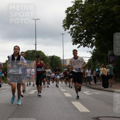 29.06.2025 - hella hamburg halbmarathon Yannick Fuchs http://msf.ph/oto/8346539 29.06.2025 10:52:28 20KM 1319, 1833, 2159, 2250, 2619, 2711, 2996, 3251, 4550, 4767, 5675, 6592, 7659, 7856, 8089, 9230, 9553, 9555, 9835, 10020, 10268, 10319, 10518, 10539, 10703, 11394, 11605, 11808, 11846, 12378, 12495, 12734, 12735, 12809, 12879, 13287, 13512, 13654, 13694, 14355, 14673, 15197, 15527, 16189, 16409, 17531, 17665, 17814, 17839, 17967, 18682, 18727, 18833, 18985, 19002, 19003 meine-sportfotos.de