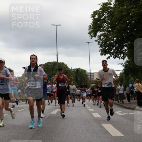 29.06.2025 - hella hamburg halbmarathon Yannick Fuchs http://msf.ph/oto/8346557 29.06.2025 10:52:28 20KM 1319, 1833, 2159, 2250, 2619, 2711, 2996, 3251, 4550, 4767, 5675, 6592, 7659, 7856, 8089, 9230, 9553, 9555, 9835, 10020, 10268, 10319, 10518, 10539, 10703, 11394, 11605, 11808, 11846, 12378, 12495, 12734, 12735, 12809, 12879, 13287, 13512, 13654, 13694, 14355, 14673, 15197, 15527, 16189, 16409, 17531, 17665, 17814, 17839, 17967, 18682, 18727, 18833, 18985, 19002, 19003 meine-sportfotos.de