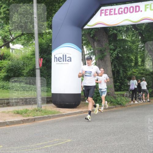 29.06.2025 - hella hamburg halbmarathon KatJ http://msf.ph/oto/8346560 29.06.2025 10:20:04 Zwischen KM18-KM19 3379, 8323 meine-sportfotos.de