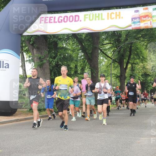 29.06.2025 - hella hamburg halbmarathon KatJ http://msf.ph/oto/8346637 29.06.2025 10:49:46 Zwischen KM18-KM19 1126, 1722, 1724, 4370, 6311, 8469 meine-sportfotos.de
