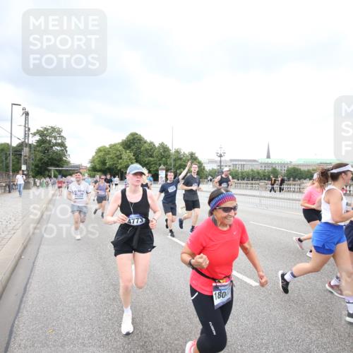 29.06.2025 - hella hamburg halbmarathon Jannik Wohlers http://msf.ph/oto/8346657 29.06.2025 10:56:14 Lombardsbrücke 1047, 2143, 2307, 2887, 2991, 3438, 3516, 3517, 3520, 3614, 3675, 3676, 3953, 3987, 4094, 4118, 4773, 5237, 5438, 5911, 5944, 6348, 6349, 7307, 7711, 8108, 8150, 8606, 8939, 8943, 9172, 9210, 9517, 9902, 9905, 9910, 10555, 10569, 10571, 10932, 10936, 11047, 11089, 11204, 12221, 12328, 12354, 12543, 12993, 13096, 13108, 13834, 14613, 14711, 14746, 15215, 15747, 16034, 16934, 17494, 17797, 18047, 18197 meine-sportfotos.de