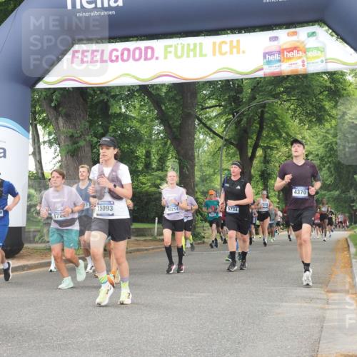 29.06.2025 - hella hamburg halbmarathon KatJ http://msf.ph/oto/8346695 29.06.2025 10:49:47 Zwischen KM18-KM19 1126, 1722, 1724, 4370, 5734, 6311, 8469 meine-sportfotos.de