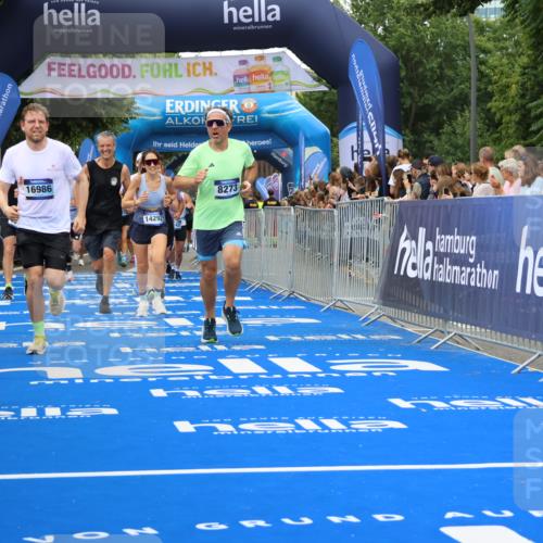 29.06.2025 - hella hamburg halbmarathon Strokosch-Dieckow http://msf.ph/oto/8346703 29.06.2025 10:53:09 Ziel 2111, 2208, 3059, 3258, 4121, 7383, 7864, 8273, 8361, 8587, 9142, 9537, 12875, 14323, 15179, 16929, 16986, 19208 meine-sportfotos.de