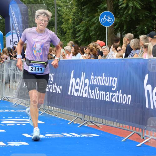29.06.2025 - hella hamburg halbmarathon Strokosch-Dieckow http://msf.ph/oto/8346732 29.06.2025 10:53:08 Ziel 2111, 2208, 3059, 3258, 3334, 4121, 7383, 7864, 8273, 8361, 8587, 9093, 9142, 9537, 12155, 12875, 14323, 15179, 16929, 16986, 19208 meine-sportfotos.de