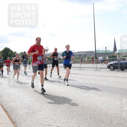 29.06.2025 - hella hamburg halbmarathon Lena Gebhardt http://msf.ph/oto/8346744 29.06.2025 10:13:39 Lombardsbrücke 4795, 913, 15328, 17472, 5232, 12929, 1007, 1131, 1480, 1747, 1859, 2055, 2359, 2721, 2904, 2961, 2987, 3218, 3360, 3728, 3729, 4001, 4187, 4795, 4950, 5232, 5546, 5631, 5719, 6026, 6489, 6710, 6717, 6724, 7346, 7446, 7447, 7460, 7462, 7913, 8279, 8673, 8913, 9128, 9527, 9612, 9631, 10442, 10443, 10977, 11441, 12313, 12492, 12797, 12928, 12929, 13331, 13928, 15085, 15663, 15721, 15722, 15922, 16491, 17472, 17474, 17985, 17988, 18222, 18231, 18732 meine-sportfotos.de