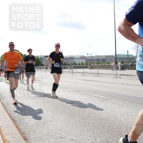 29.06.2025 - hella hamburg halbmarathon Lena Gebhardt http://msf.ph/oto/8346820 29.06.2025 10:00:55 Lombardsbrücke 1007, 3577, 18919, 675, 1130, 1544, 1568, 1583, 1611, 1681, 1726, 2236, 2354, 2363, 2426, 2474, 2490, 2936, 2982, 3059, 3141, 3400, 3625, 3740, 3794, 3983, 4068, 4238, 4579, 4616, 4708, 4767, 4945, 5033, 5418, 5643, 5870, 6138, 6147, 6443, 6487, 6531, 6714, 6757, 6835, 7658, 7757, 7759, 7761, 8255, 8326, 8478, 8632, 8923, 9124, 9553, 9555, 9577, 9932, 10074, 10188, 10271, 10599 meine-sportfotos.de