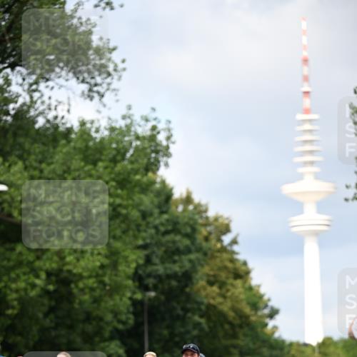 29.06.2025 - hella hamburg halbmarathon Dr. Thomas Lammeyer http://msf.ph/oto/8346835 29.06.2025 10:40:39 Kennedybrücke 1008, 1010, 1102, 1183, 1224, 1284, 3243, 3401, 3699, 3990, 4245, 4902, 4937, 5171, 5246, 5540, 5747, 5919, 6184, 6417, 8530, 8581, 9229, 9295, 9432, 9694, 9701, 10336, 10341, 10531, 10577, 10984 meine-sportfotos.de