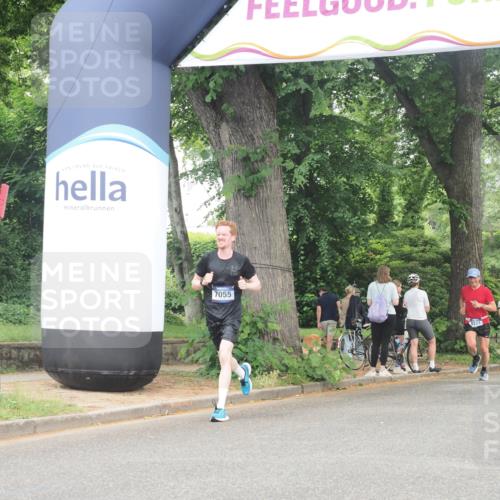 29.06.2025 - hella hamburg halbmarathon KatJ http://msf.ph/oto/8346847 29.06.2025 10:20:11 Zwischen KM18-KM19 7055 meine-sportfotos.de