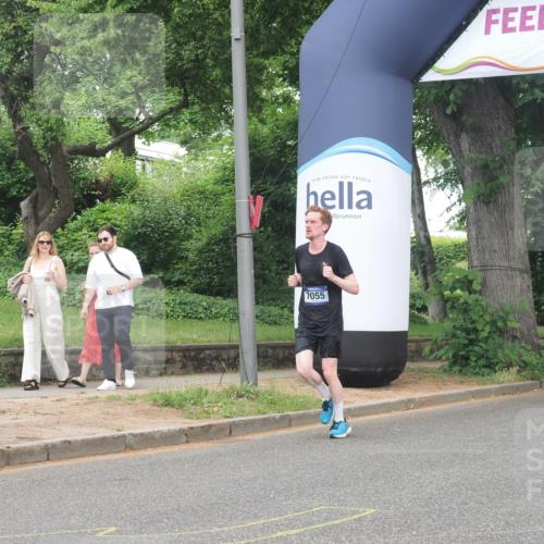 29.06.2025 - hella hamburg halbmarathon KatJ http://msf.ph/oto/8346865 29.06.2025 10:20:12 Zwischen KM18-KM19 7055 meine-sportfotos.de