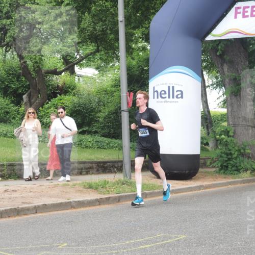 29.06.2025 - hella hamburg halbmarathon KatJ http://msf.ph/oto/8346871 29.06.2025 10:20:12 Zwischen KM18-KM19 7055 meine-sportfotos.de