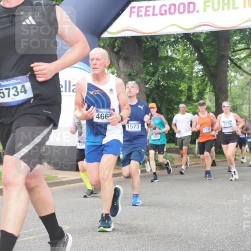 29.06.2025 - hella hamburg halbmarathon KatJ http://msf.ph/oto/8346917 29.06.2025 10:49:51 Zwischen KM18-KM19 1126, 1334, 1573, 1722, 1724, 1881, 3001, 4370, 4665, 5734, 8469 meine-sportfotos.de
