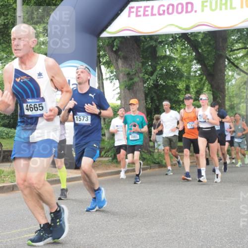 29.06.2025 - hella hamburg halbmarathon KatJ http://msf.ph/oto/8346963 29.06.2025 10:49:51 Zwischen KM18-KM19 1126, 1334, 1573, 1722, 1724, 1881, 3001, 4370, 4665, 5734, 8469 meine-sportfotos.de