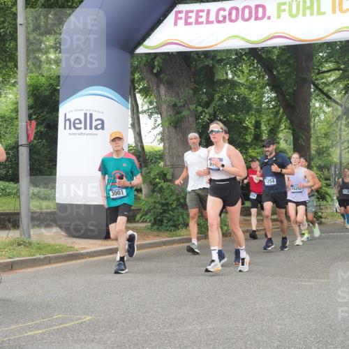 29.06.2025 - hella hamburg halbmarathon KatJ http://msf.ph/oto/8347004 29.06.2025 10:49:52 Zwischen KM18-KM19 1126, 1254, 1334, 1573, 1722, 1724, 1881, 3001, 4370, 4665, 5734 meine-sportfotos.de