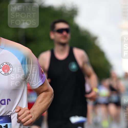 29.06.2025 - hella hamburg halbmarathon Dr. Thomas Lammeyer http://msf.ph/oto/8347053 29.06.2025 09:56:11 Kennedybrücke 1139, 1169, 1220, 1415, 1512, 1604, 2233, 3109, 3124, 3305, 4080, 4497, 4691, 4915, 5007, 5011, 5477, 6373, 6711, 7067, 7191, 7432, 7451, 7865, 7961, 8467, 8852, 9444, 10099, 10251, 10493, 10741, 10796 meine-sportfotos.de