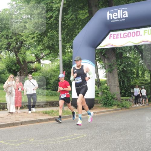 29.06.2025 - hella hamburg halbmarathon KatJ http://msf.ph/oto/8347080 29.06.2025 10:20:15 Zwischen KM18-KM19 7055 meine-sportfotos.de