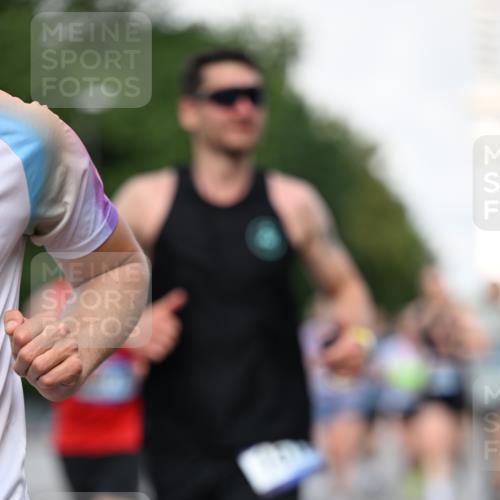 29.06.2025 - hella hamburg halbmarathon Dr. Thomas Lammeyer http://msf.ph/oto/8347102 29.06.2025 09:56:11 Kennedybrücke 1139, 1169, 1220, 1415, 1512, 1604, 2233, 3109, 3124, 3305, 4080, 4497, 4691, 4915, 5007, 5011, 5477, 6373, 6711, 7067, 7191, 7432, 7451, 7865, 7961, 8467, 8852, 9444, 10099, 10251, 10493, 10741, 10796 meine-sportfotos.de