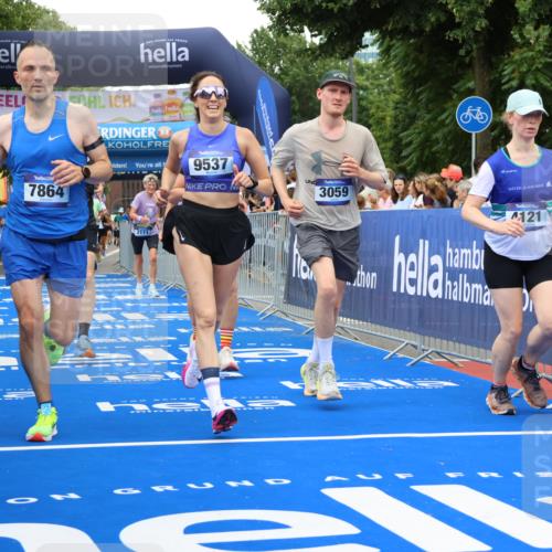 29.06.2025 - hella hamburg halbmarathon Strokosch-Dieckow http://msf.ph/oto/8347106 29.06.2025 10:53:04 Ziel 2111, 2208, 3059, 3258, 3334, 4121, 7509, 7864, 8587, 9093, 9537, 12155, 12367, 12519, 12910, 14323, 14791, 15430, 16986, 18590, 18720, 19208 meine-sportfotos.de