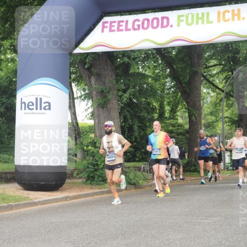 29.06.2025 - hella hamburg halbmarathon KatJ http://msf.ph/oto/8347121 29.06.2025 10:20:18 Zwischen KM18-KM19 7055 meine-sportfotos.de