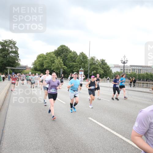 29.06.2025 - hella hamburg halbmarathon Jannik Wohlers http://msf.ph/oto/8347131 29.06.2025 10:56:18 Lombardsbrücke 1047, 2143, 2307, 2887, 2991, 3418, 3438, 3516, 3517, 3520, 3614, 3675, 3676, 4094, 4118, 4773, 5237, 5438, 5911, 5944, 6348, 6349, 7307, 7381, 8108, 8150, 8606, 8939, 8943, 9172, 9210, 9402, 9404, 9517, 9902, 9905, 9910, 10138, 10309, 10555, 10569, 10571, 10932, 10936, 11047, 11089, 11204, 12221, 12328, 12354, 12543, 12993, 13096, 13108, 13801, 13834, 14117, 14472, 14711, 14746, 15215, 15748, 15823, 16034, 17797, 18197 meine-sportfotos.de