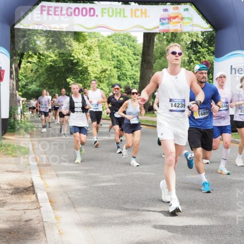 29.06.2025 - hella hamburg halbmarathon MichiJ http://msf.ph/oto/8347140 29.06.2025 10:40:42 Zwischen KM18-KM19 1267, 3334, 5077, 6723, 7509, 7918, 8335, 9032, 10549, 10724, 11009, 11333, 11689, 12607, 12910, 13033, 13297, 13865, 14239, 16467, 16780, 18418 meine-sportfotos.de